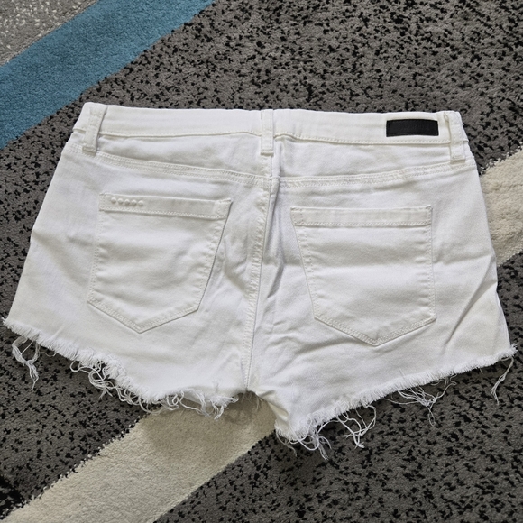 Blank NYC low Rise Mini Shorts, 28, EUC - Picture 9 of 10